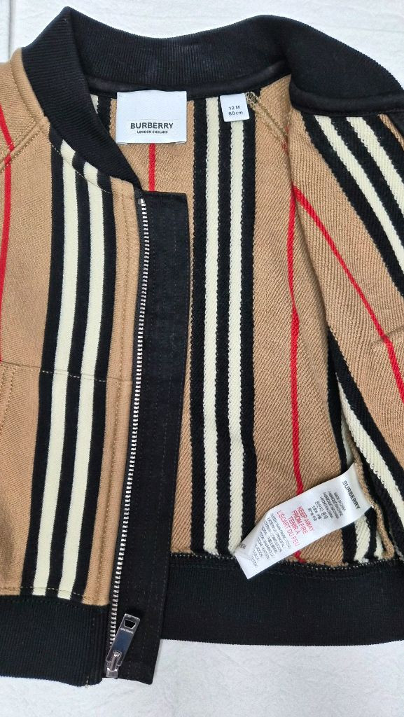 버버리 키즈 스트라이프 집업 12M 판매합니다--2