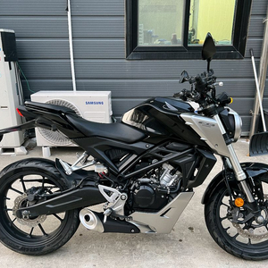 19년식 혼다 CB125R 블랙 판매