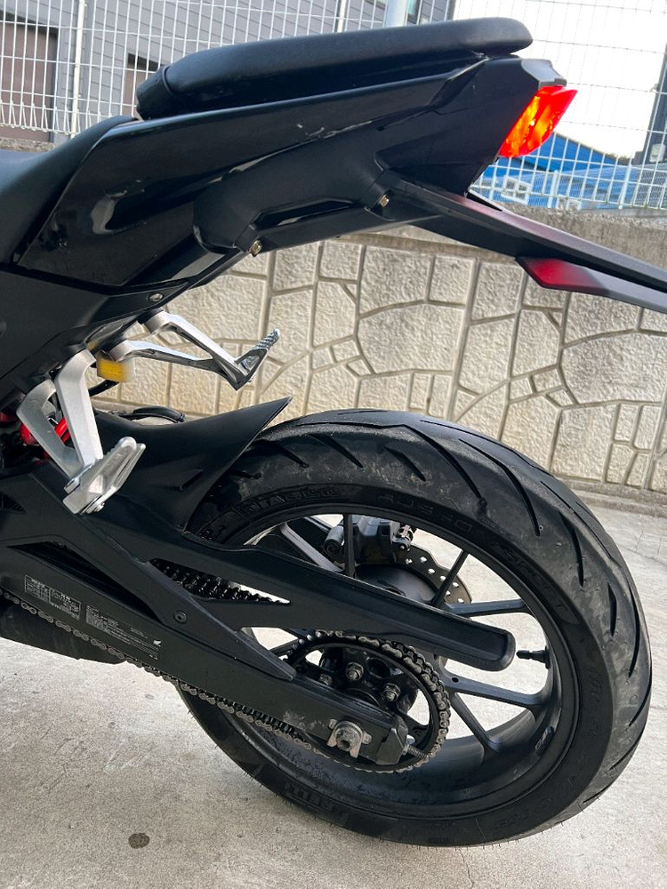 19년식 혼다 CB125R 블랙 판매 이미지