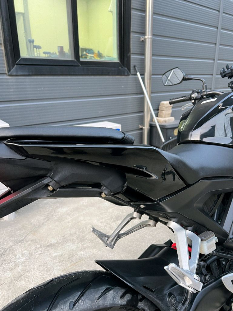 19년식 혼다 CB125R 블랙 판매 이미지