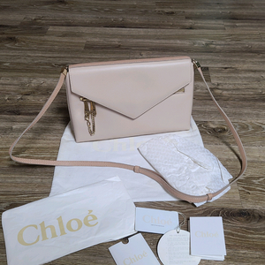 끌로에 레더 크로스백(새 상품급)숄더백구찌루이비통프라다디올셀린느명품가방생로랑테수토호보백사피아노레더에르메스샤넬버버리