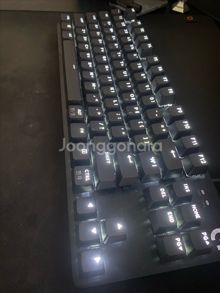 곧 군대가서 게이밍 키보드 판매합니다--1