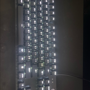 곧 군대가서 게이밍 키보드 판매합니다