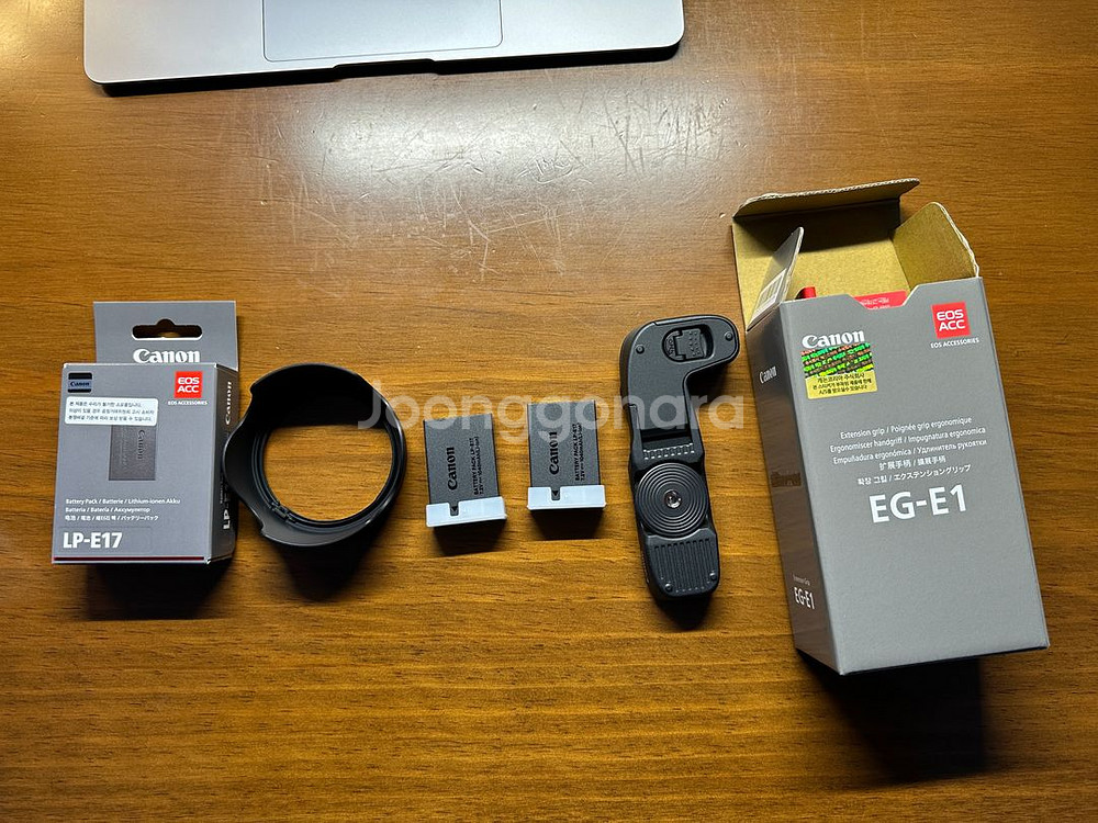 캐논 EOS R8 eg-e1 익스텐션그립, 정품배터리 2개, 24-50mm렌즈킷 렌즈정품후드(일괄,개별판매x)--3