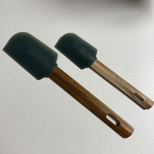 이케아 베크뢰딩 스패츌러 2개 세트 베이킹 실리콘 주걱 팝니다.