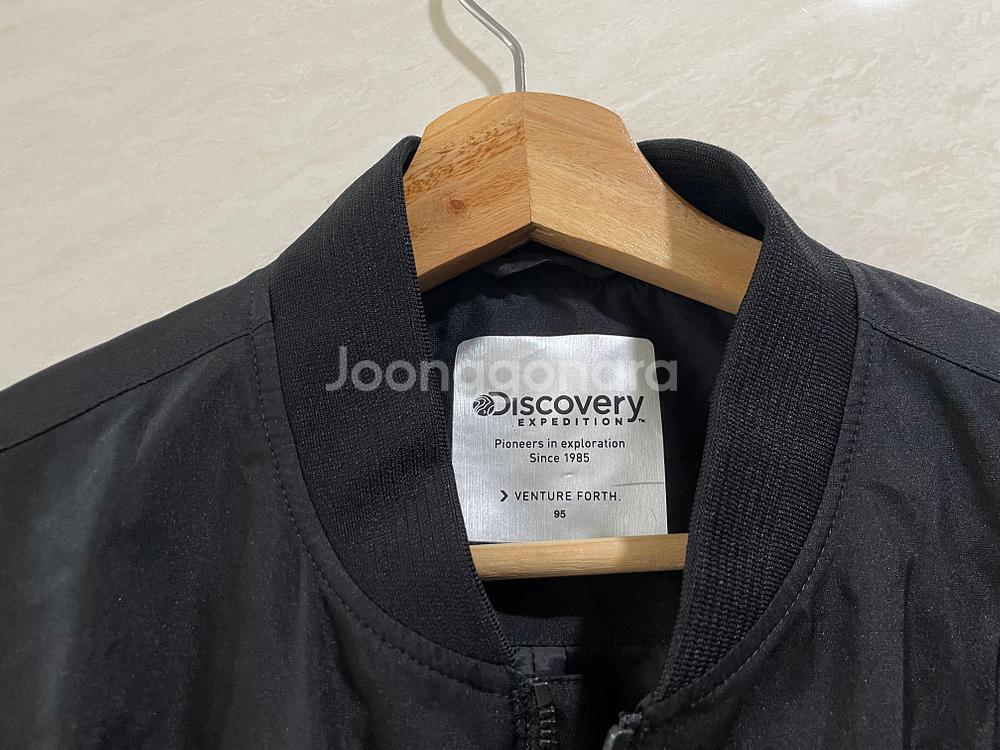 디스커버리 남성 봄버 자켓--4