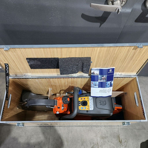 허스크바나 링쏘 콘크리트 벽면절단기 K970입니다