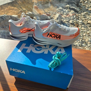 호카 남녀공용 씨엘로 X1 2.0 러닝화 / 화이트&오렌지, 245mm