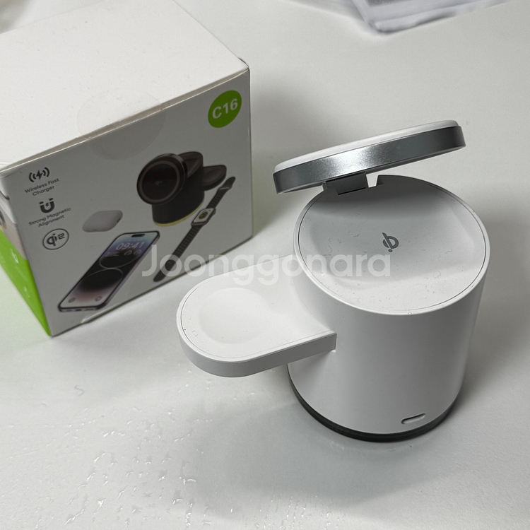 4in1 맥세이프 충전기 QI2 아이폰 에어팟 애플워치 충전 스탠드 조명 거치대 입니다.--1