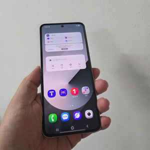 갤럭시 Z플립6 실버 256기가 SS급 팝니다