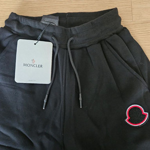 몽클레어 조거바지 판매해요.