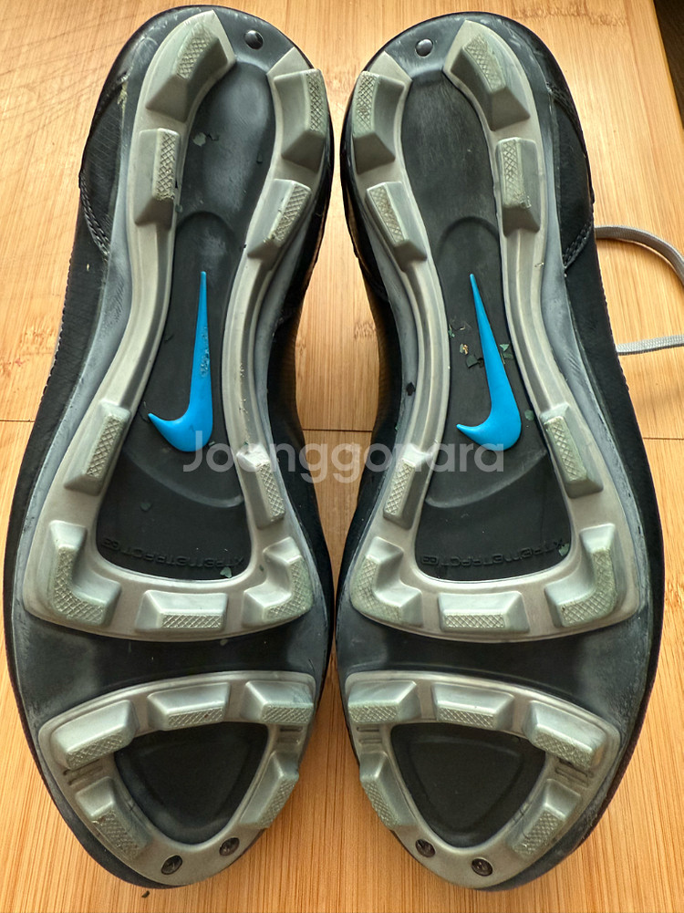 나이키 축구화 토탈90 4--2