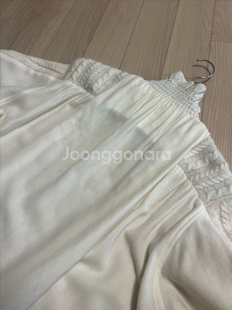 한섬 시스템 SYSTEM 백셔링 울100% 케이블 니트 배색 블라우스 티셔츠 프릴 하이넥 폴라--5