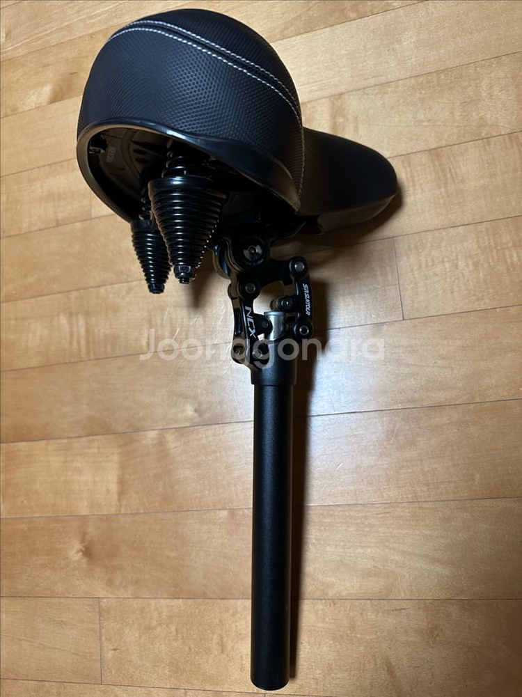 까도사안장 + 썬투어 NCX 서스펜션 싯포스트 31.6mm--2