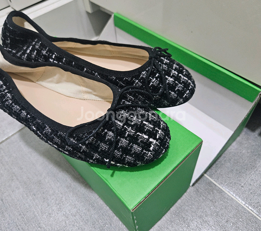 (새상품)꺌랑 트위드 플랫 블랙 240--3