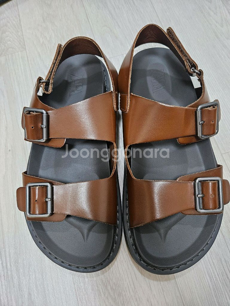 자라 zara 다크브라운 샌들 신발 38 240~245 미사용 새상품 편의점 반값 택포 27000원--0