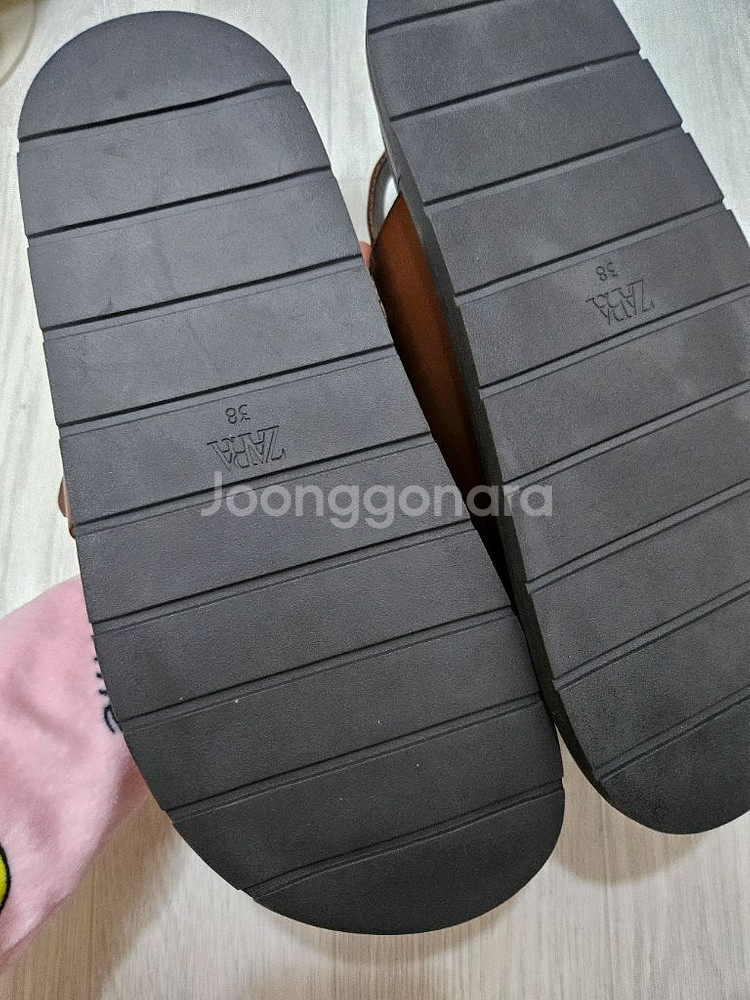 자라 zara 다크브라운 샌들 신발 38 240~245 미사용 새상품 편의점 반값 택포 27000원--2