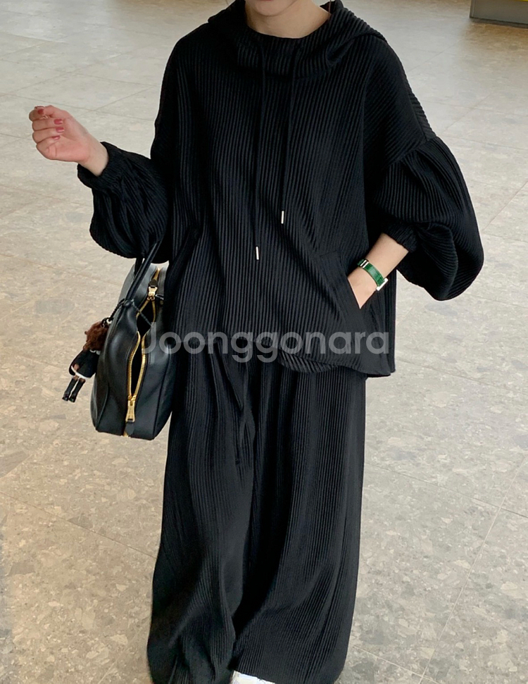 바이씨니 제작 플리츠 세트 블랙 판매합니다--0