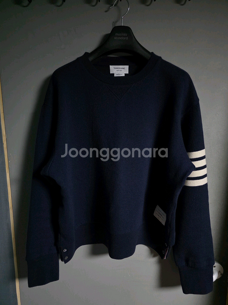톰브라운 사선완장 4바 캐시미어 니트 스웨터 맨투맨 네이비 색상 5사이즈 국내 105 ~ 110 정도--0