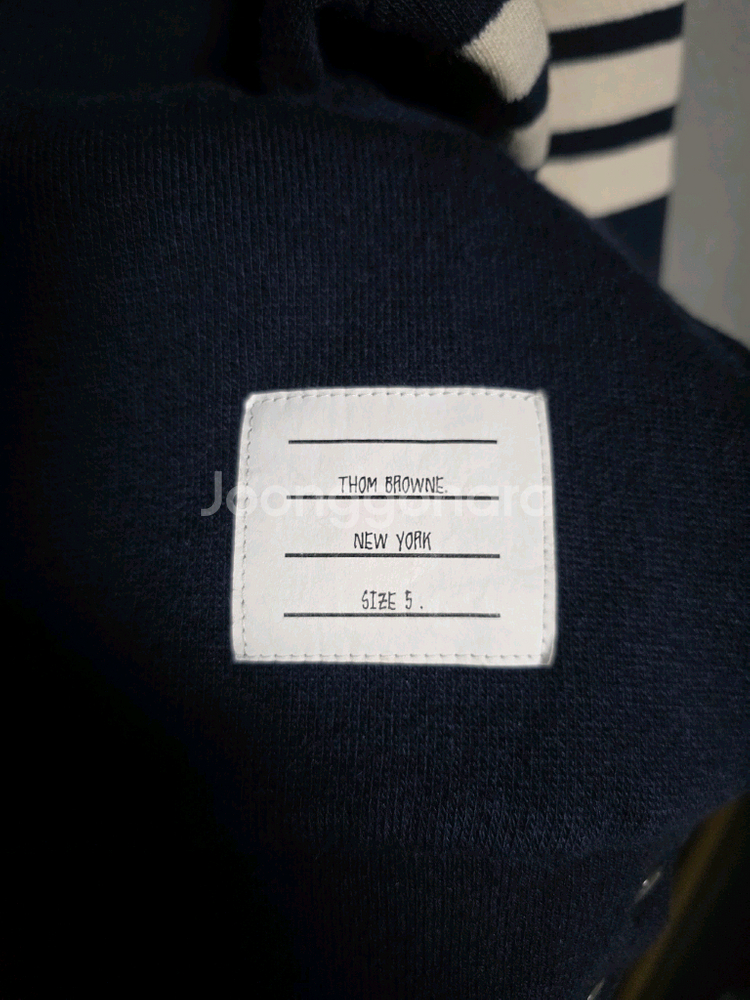 톰브라운 사선완장 4바 캐시미어 니트 스웨터 맨투맨 네이비 색상 5사이즈 국내 105 ~ 110 정도--4