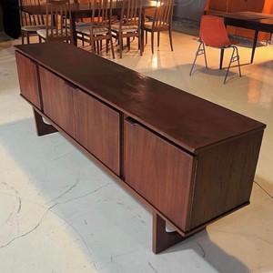 빈티지 영국 스톤힐 티크 사이드보드