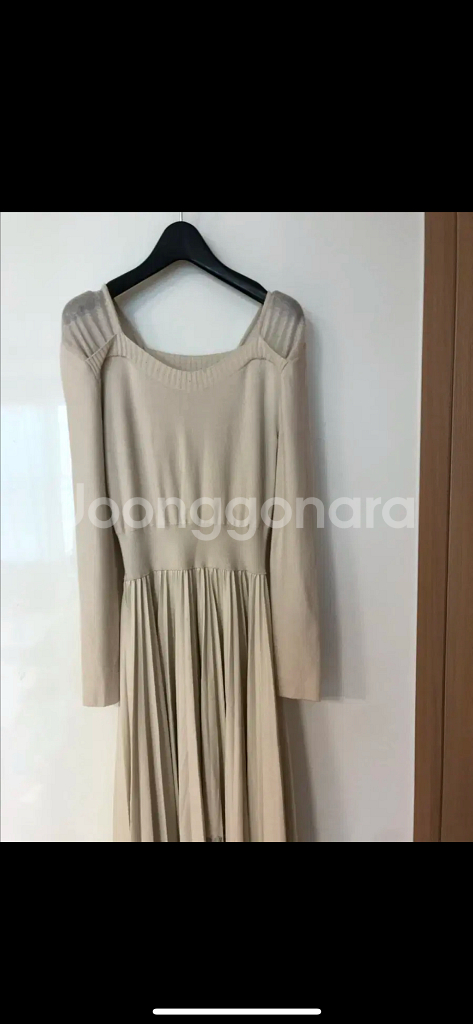 에고이스트 21년 페이크 에코 비건 가죽 EGOIST 레더 플리츠 원피스--4