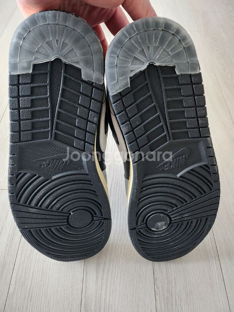 나이키 에어조던1 로우 스모크그레이 285 (HQ2010-012)--4