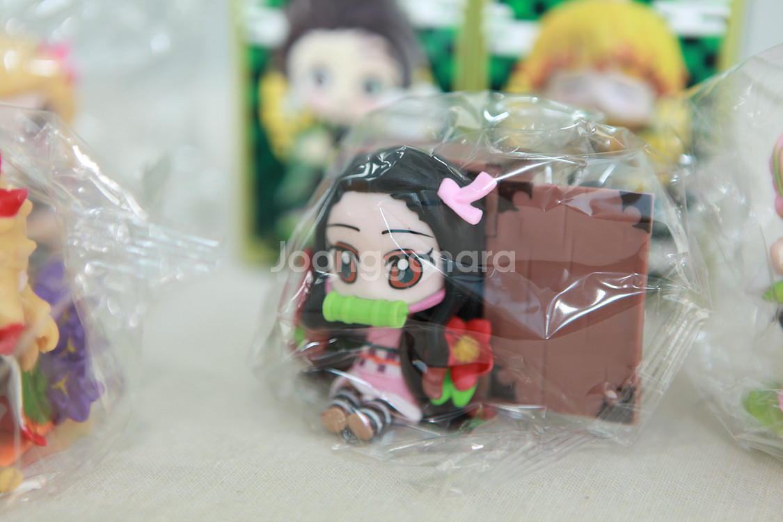 귀멸의칼날 미니 피규어 렌고쿠/네즈코/미츠리 3종--2