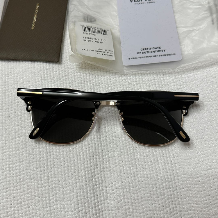 톰포드 선글라스 TF805K 01D 54 블랙 새제품 팝니다. TOM FORD 하금테--2