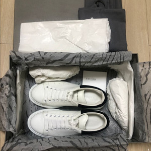 알렉산더 맥퀸 오버솔 검흰 스니커즈 35