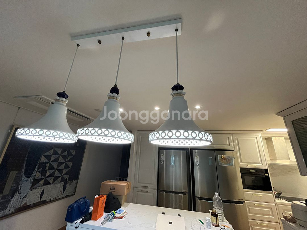 엔제이라이팅 NJ 조명 세라문글로리 3구, 5등 일자 스틸 세라믹 도자기 팬던트등 팝니다. 인테리어--1