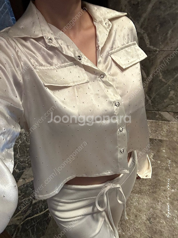수입 큐빅 새틴 블라우스 셔츠 남방 새상품--2