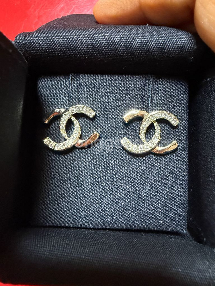 샤넬 CC 로고 귀걸이--0