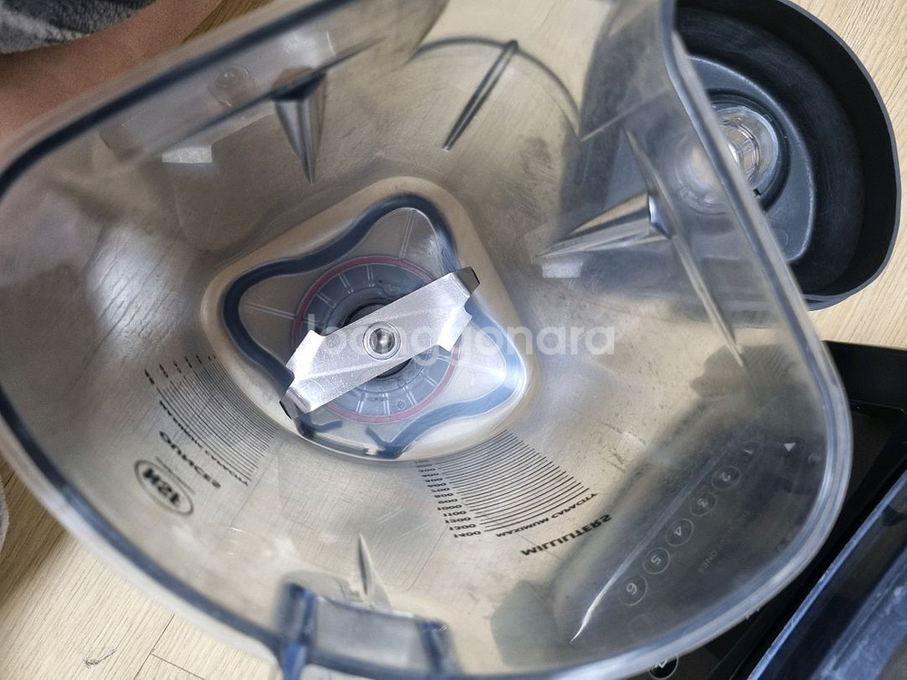 바이타믹스 콰이어트 원 블렌더 볼포함--3