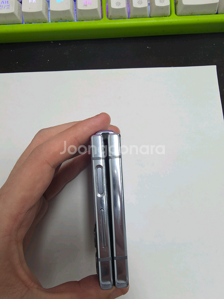 갤럭시z플립4 무잔상 판매합니다.--3