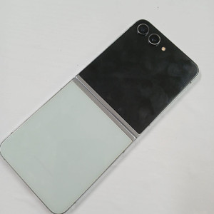 갤럭시Z플립5 256GB 팝니다!![33만]