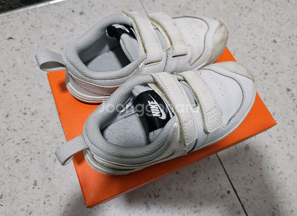 나이키 흰색 아동 운동화 160사이즈--0