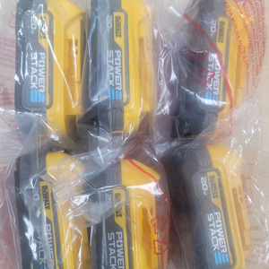 디월트 파워스텍 20V1 .7AH dcnp034