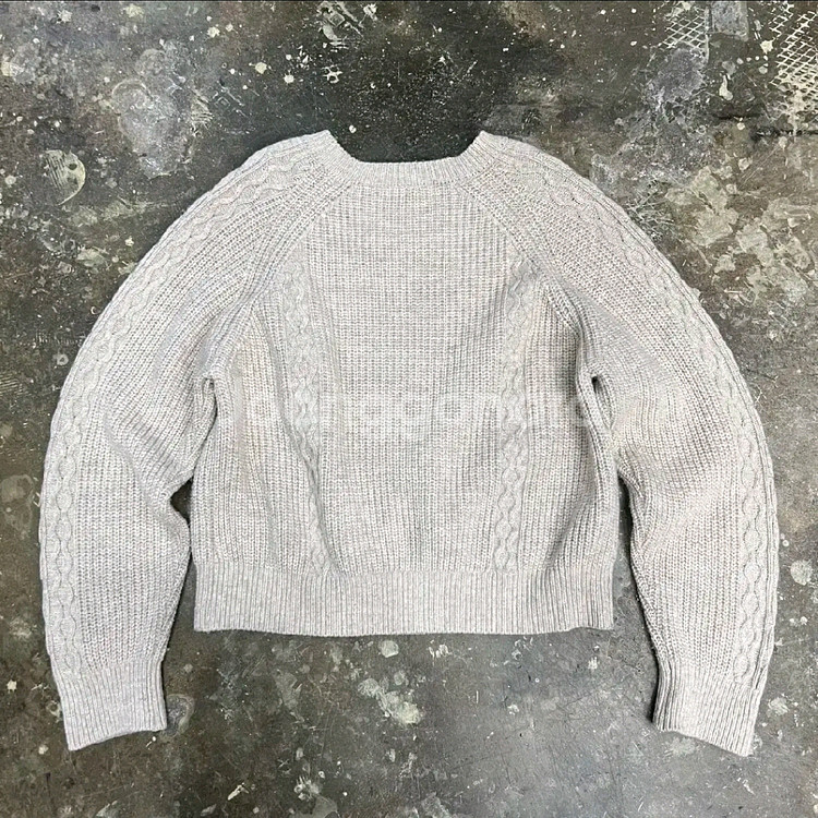 F) 지컷 케이블 니트 스웨터--4