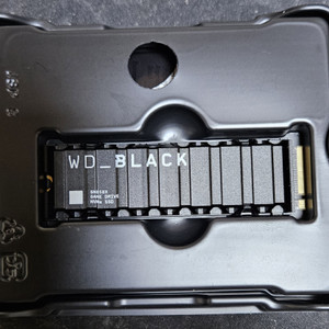 WD BLACK SN850X NVMe SSD 2TB 히트싱크 -미사용