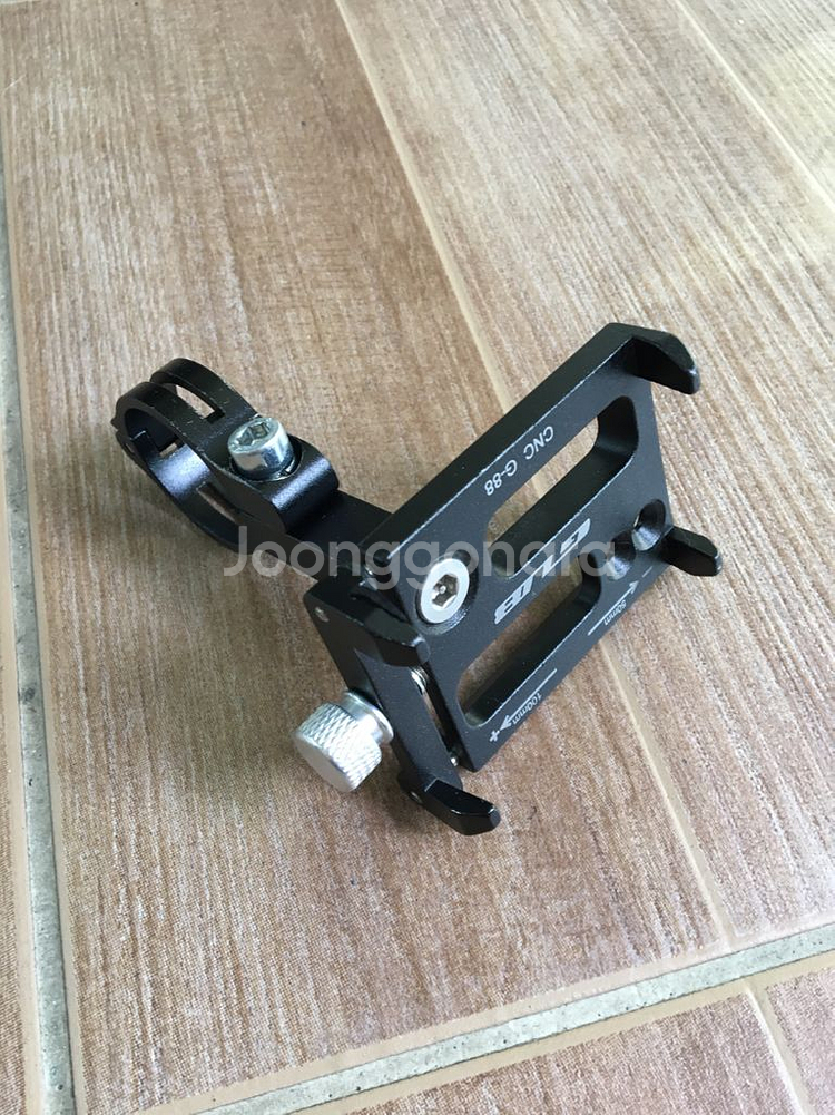 자전거 관련 용품 각 5천원씩.--3