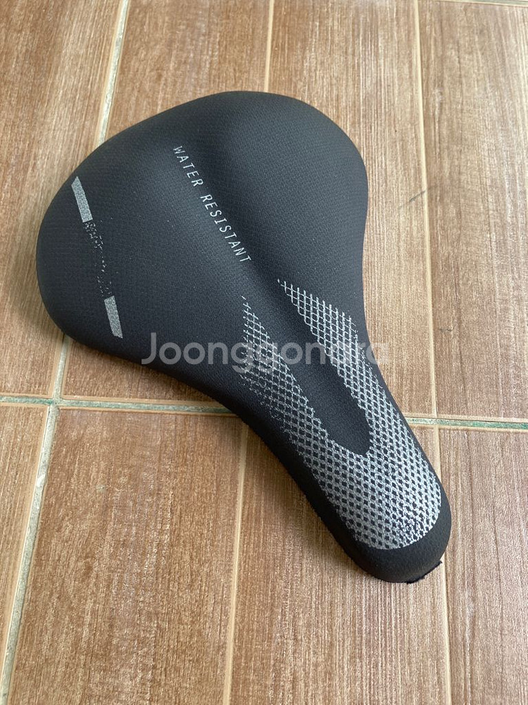 자전거 관련 용품 각 5천원씩.--5