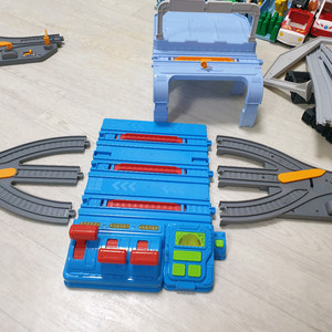 띠띠뽀 차량 기지 놀이 세트