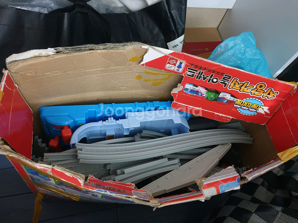 띠띠뽀 차량 기지 놀이 세트--4