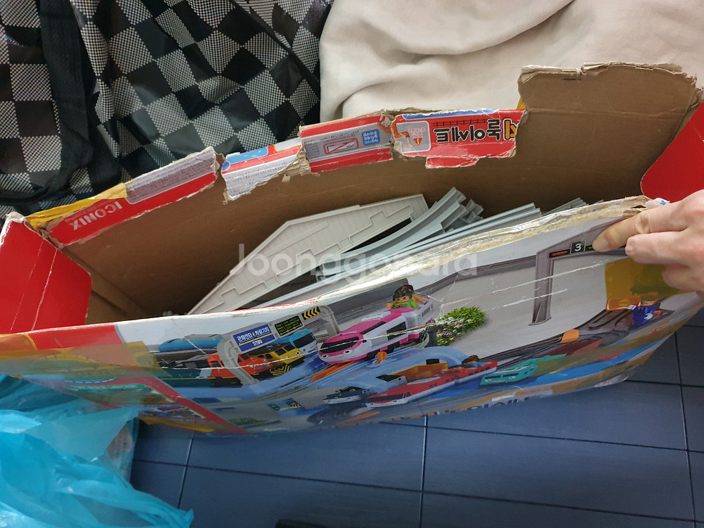 띠띠뽀 차량 기지 놀이 세트--5