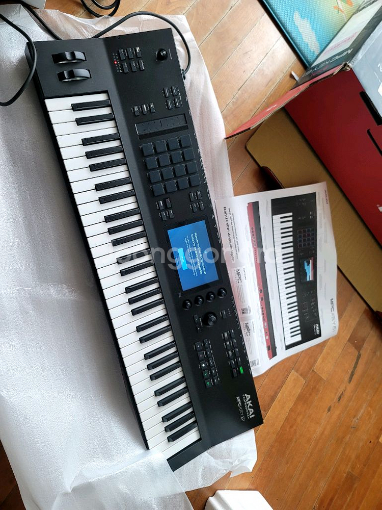 AKAI MPC Key 61 아카이 MPC 신디사이저--1