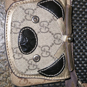 구찌 GG 캔버스 동전지갑입니다