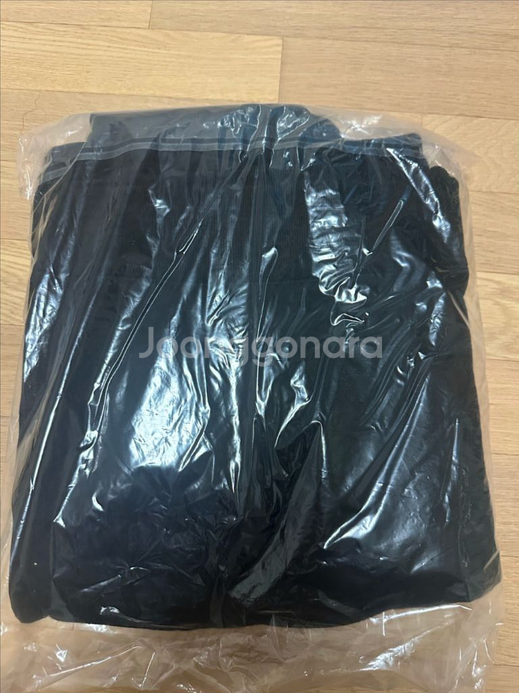 다크룸스튜디오 후드티XL 새상품 미개봉 팝니다--1