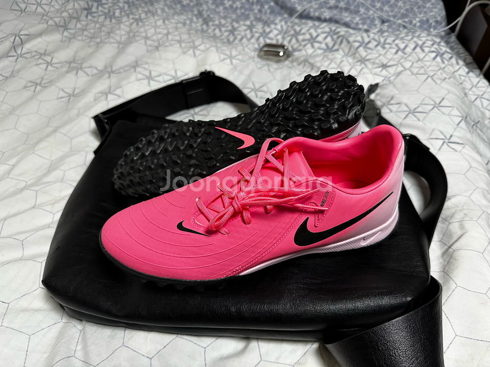 1. 나이키 팬텀GX2 아카데미 TF FJ2577-60--0