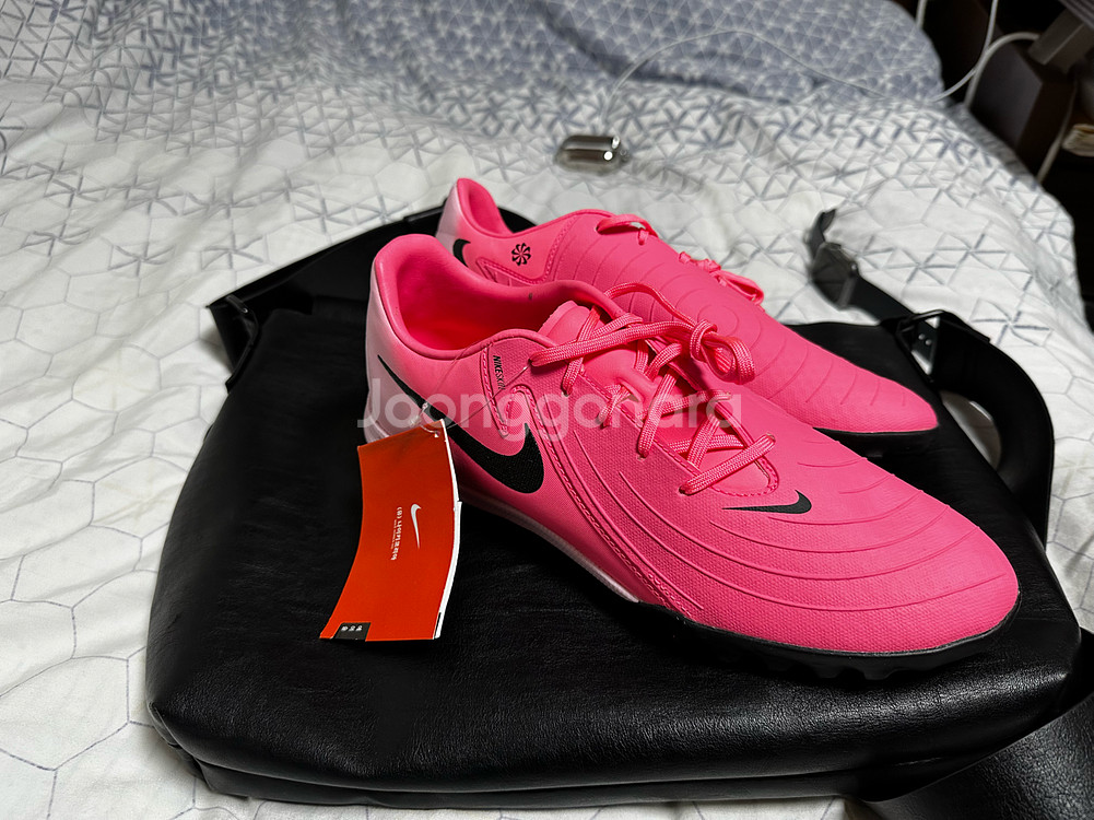 1. 나이키 팬텀GX2 아카데미 TF FJ2577-60--2